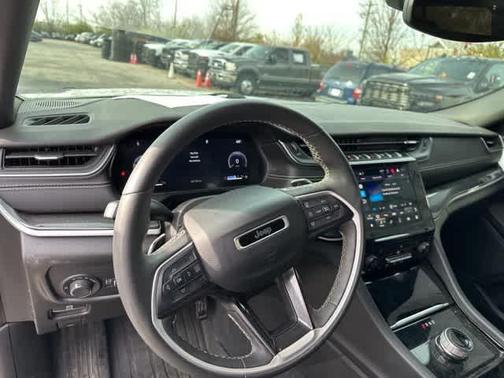 2023 Jeep Grand Cherokee L Laredo