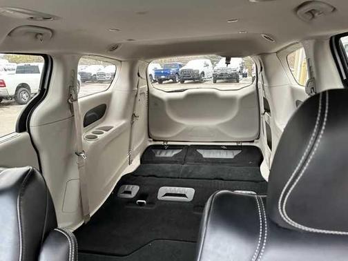 2023 Chrysler Pacifica Touring-L