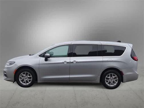 2023 Chrysler Pacifica Touring-L
