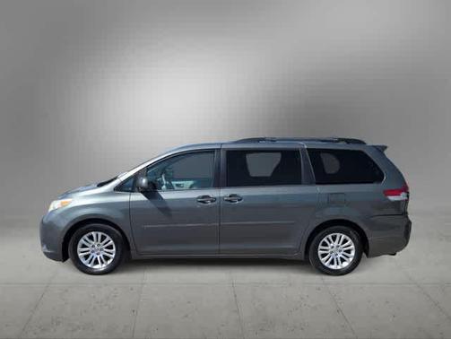 Cypress Pearl 2014 Toyota Sienna XLE
