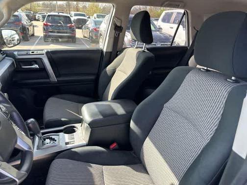 Super White 2016 Toyota 4Runner SR5