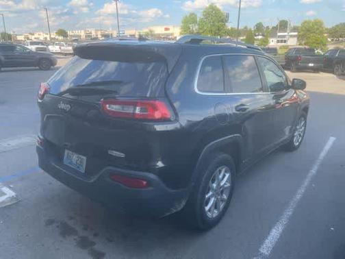 Brilliant Black Crystal Pearlcoat 2016 Jeep Cherokee Latitude