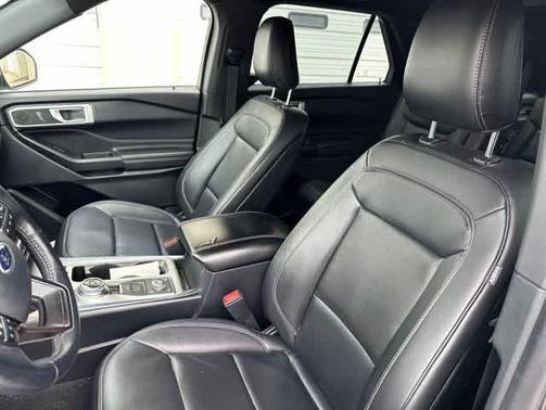 Magnetic Metallic 2020 Ford Explorer XLT