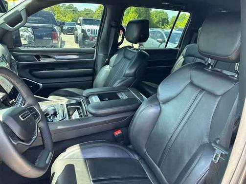 Metallic 2022 Jeep Wagoneer Series II