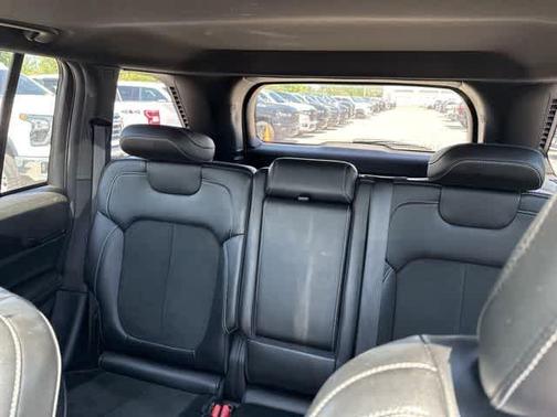 Bright White Clearcoat 2023 Jeep Grand Cherokee Altitude