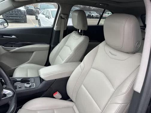 2022 Cadillac XT4 Luxury