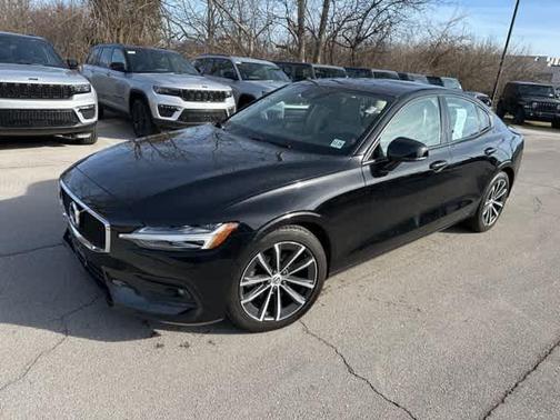 2021 Volvo S60 T5 Momentum