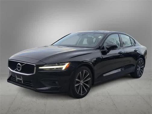 2021 Volvo S60 T5 Momentum