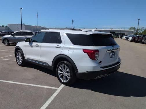 Star White 2023 Ford Explorer XLT