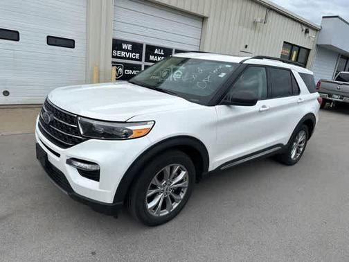 Star White 2023 Ford Explorer XLT