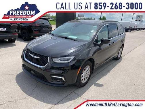 2022 Chrysler Pacifica Touring-L