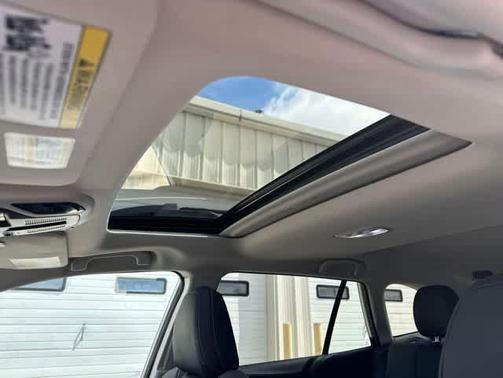 Crystal White Pearl 2023 Subaru Outback Onyx Edition