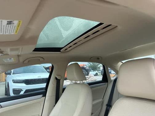 2019 Volkswagen Passat 2.0T Wolfsburg