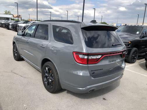 Destroyer Gray Clearcoat 2026 Dodge Durango GT HEMI V8