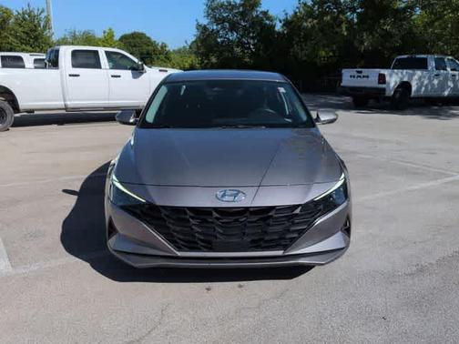 Metal 2023 Hyundai ELANTRA SEL