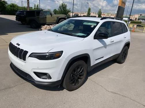 2023 Jeep Cherokee Altitude Lux