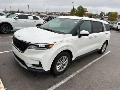 2023 Kia Carnival LX