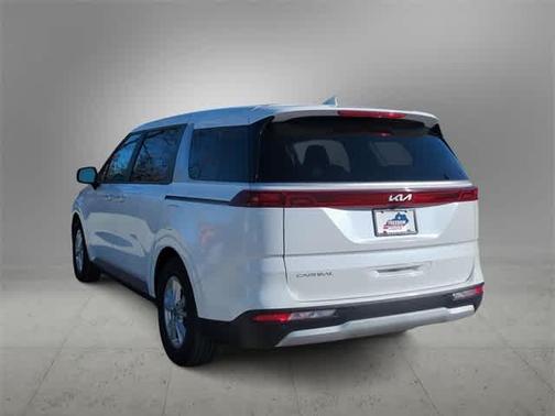 2023 Kia Carnival LX