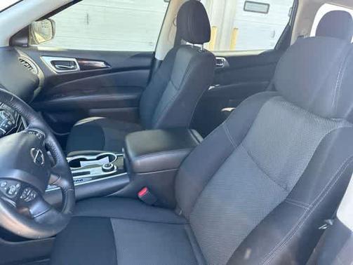 Gun Metallic 2020 Nissan Pathfinder SV