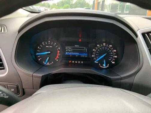 2020 Ford Edge SE