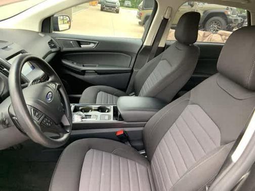 2020 Ford Edge SE
