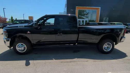 Diamond Black 2026 RAM 3500 Tradesman