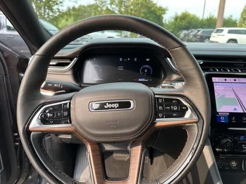2025 Jeep Grand Cherokee Summit