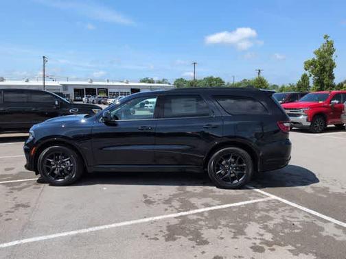 Night 2026 Dodge Durango GT HEMI V8