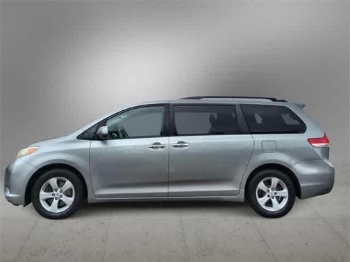 2012 Toyota Sienna LE