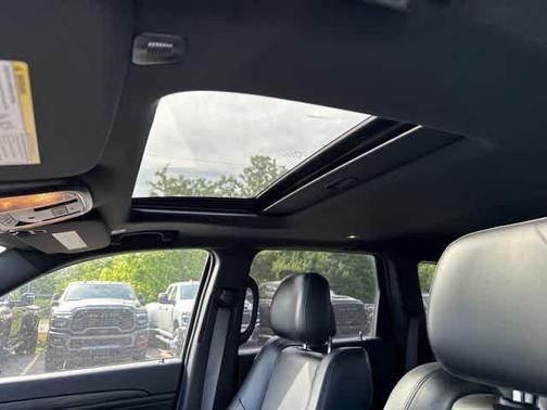 Bright White Clearcoat 2019 Jeep Grand Cherokee Altitude