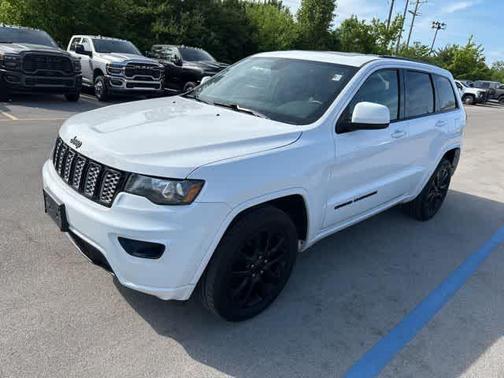 Bright White Clearcoat 2019 Jeep Grand Cherokee Altitude
