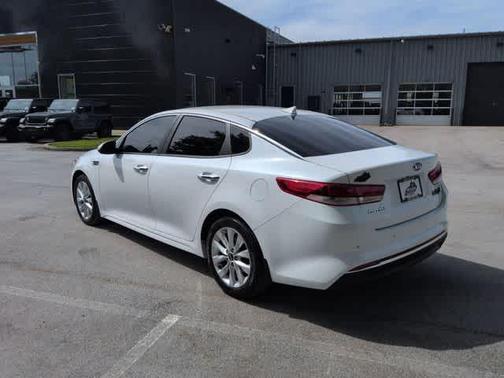 Snow White Pearl 2018 Kia Optima LX