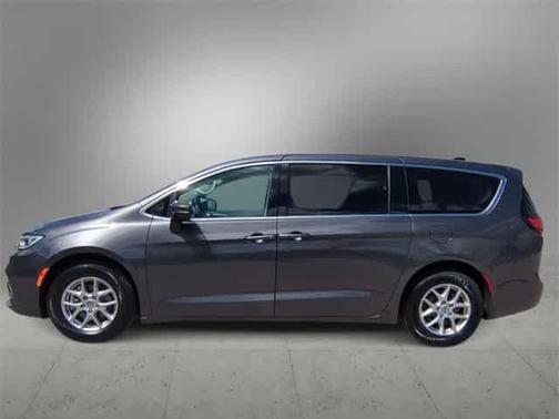 2023 Chrysler Pacifica Touring-L