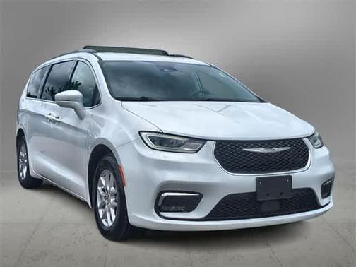 2022 Chrysler Pacifica Touring-L