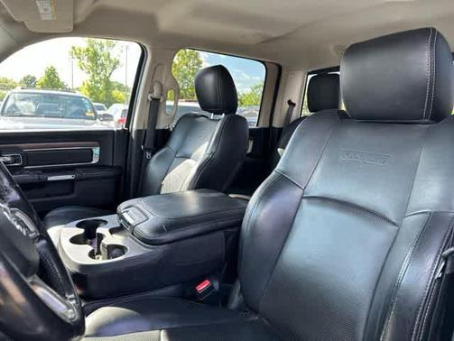 Bright Silver Clearcoat Metallic 2017 RAM 1500 Laramie