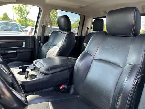 Bright Silver Clearcoat Metallic 2017 RAM 1500 Laramie