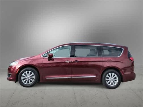 2019 Chrysler Pacifica Touring-L