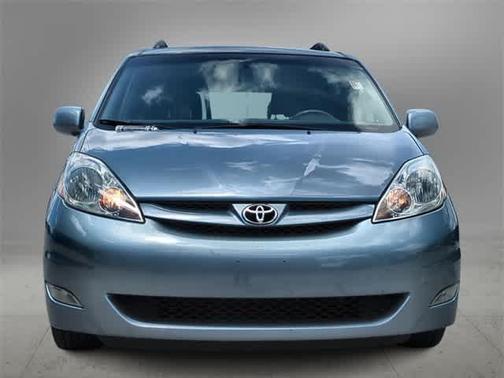 2010 Toyota Sienna XLE