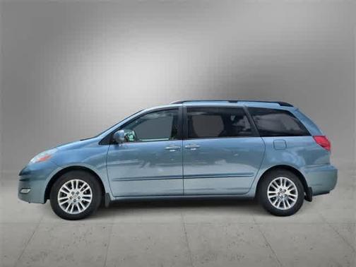 2010 Toyota Sienna XLE