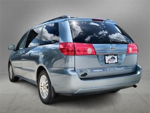 2010 Toyota Sienna XLE