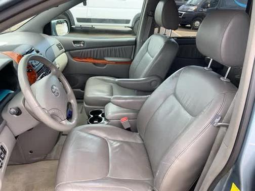 2010 Toyota Sienna XLE