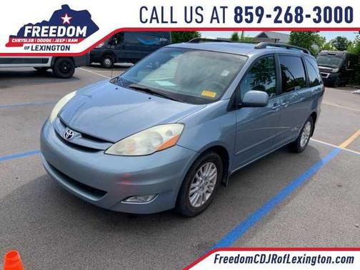 2010 Toyota Sienna XLE