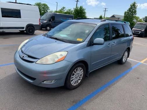 2010 Toyota Sienna XLE