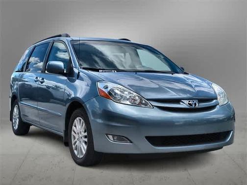 2010 Toyota Sienna XLE