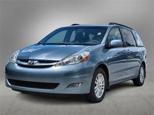 2010 Toyota Sienna XLE