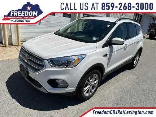 White Platinum Tri-Coat Metallic 2019 Ford Escape SEL