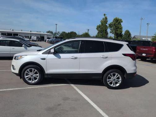 White Platinum Tri-Coat Metallic 2019 Ford Escape SEL