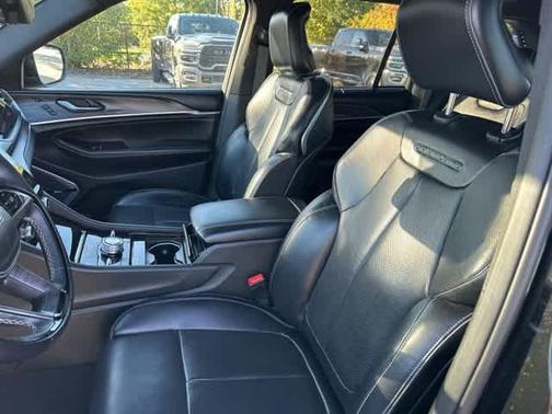 2022 Jeep Grand Cherokee Overland