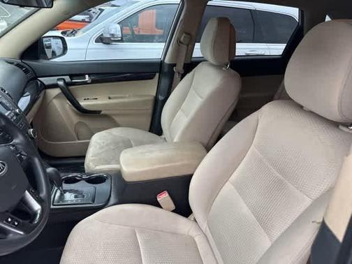 2011 Kia Sorento LX