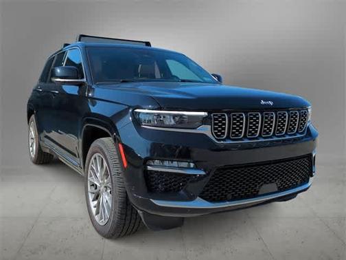 2022 Jeep Grand Cherokee Summit